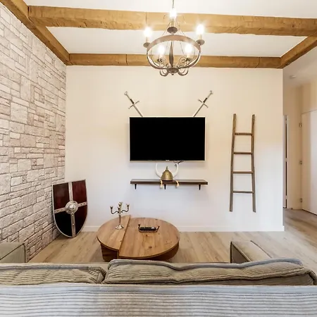 La Citadelle - T2 Medieval Pres De La Gare * شوليه