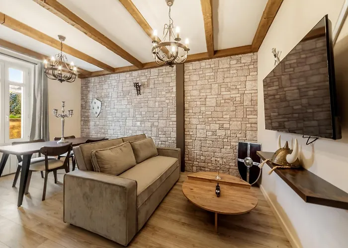 La Citadelle - T2 Medieval Pres De La Gare アパート