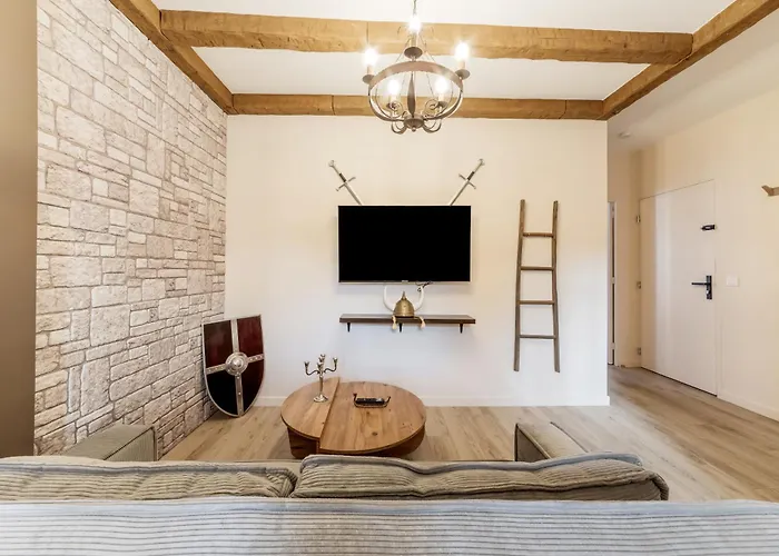 La Citadelle - T2 Medieval Pres De La Gare * ショレ