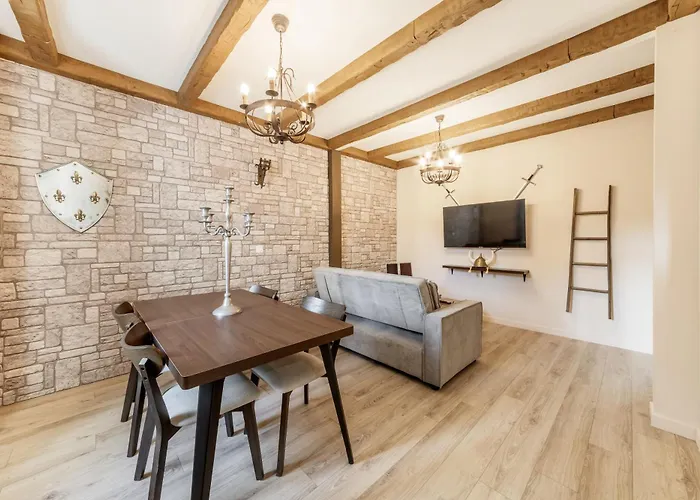 La Citadelle - T2 Medieval Pres De La Gare アパート *